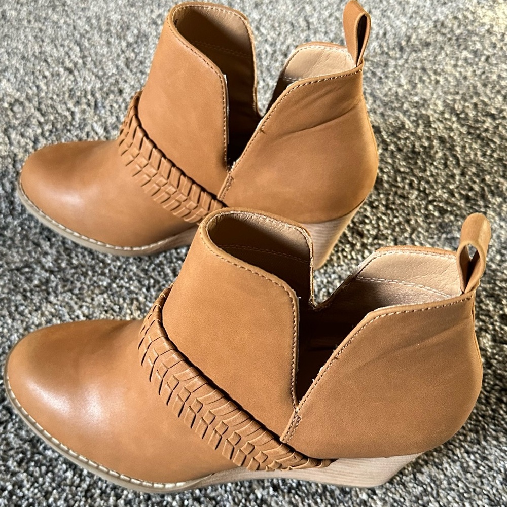 Dolce Vita Tan Ankle Boots Women’s 8 New Without Tags